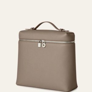 Extra Pocket backpack L23.5

Grained Calfskin