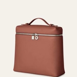 Extra Pocket backpack L23.5

Grained Calfskin