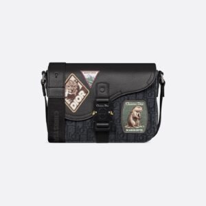 Small Saddle Messenger Bag with Flap
Black Dior Oblique Jacquard, Black Grained Calfskin and Multicolor Dior Mountain Patches