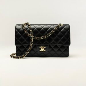CHANEL CLASSIC 11.12 HANDBAG
 
Lambskin 
Black