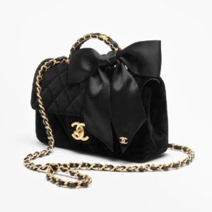 MINI FLAP BAG WITH TOP HANDLE
 
Velvet, Silk & Gold-Tone Metal 
Black