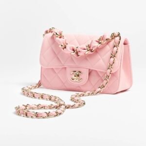 MINI FLAP BAG
 
Shiny Lambskin & Gold-Tone Metal 
Light Pink