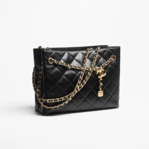 SMALL TOTE
 
Shiny Lambskin & Gold-Tone Metal 
Black