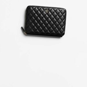 CLASSIC ZIPPED TRAVEL POUCH
 
Grained Shiny Calfskin & Gold-Tone Metal 
Black