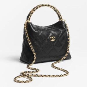 CLUTCH WITH CHAIN
 
Grained Shiny Calfskin & Gold-Tone Metal 
Black