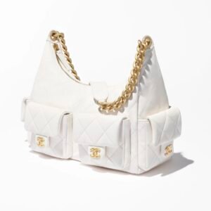 MAXI HOBO BAG
 
Shiny Lambskin & Gold-Tone Metal 
White