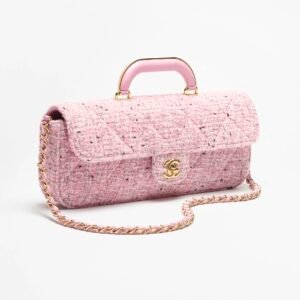LARGE FLAP BAG WITH TOP HANDLE
 
Tweed & Gold Metal 
Pink, Black & White