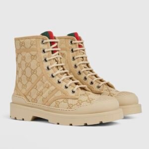 Women's boot with Web