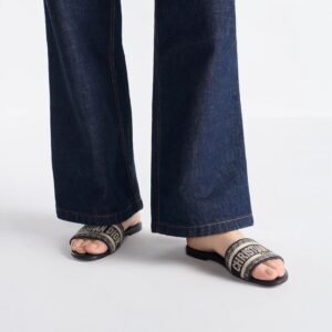 Dway Slide
Deep Blue Embroidered Cotton
