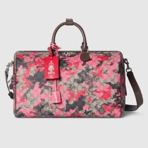 GG medium duffle bag
Variation
pink and red GG fabric