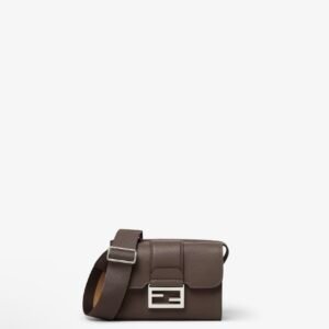 Baguette Double
Dark brown leather bag