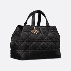 Large Dior Toujours Bag
Black Macrocannage Calfskin