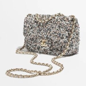 MINI FLAP BAG
 
Sequins & Gold-Tone Metal 
Grey, Black, White & Pearly White